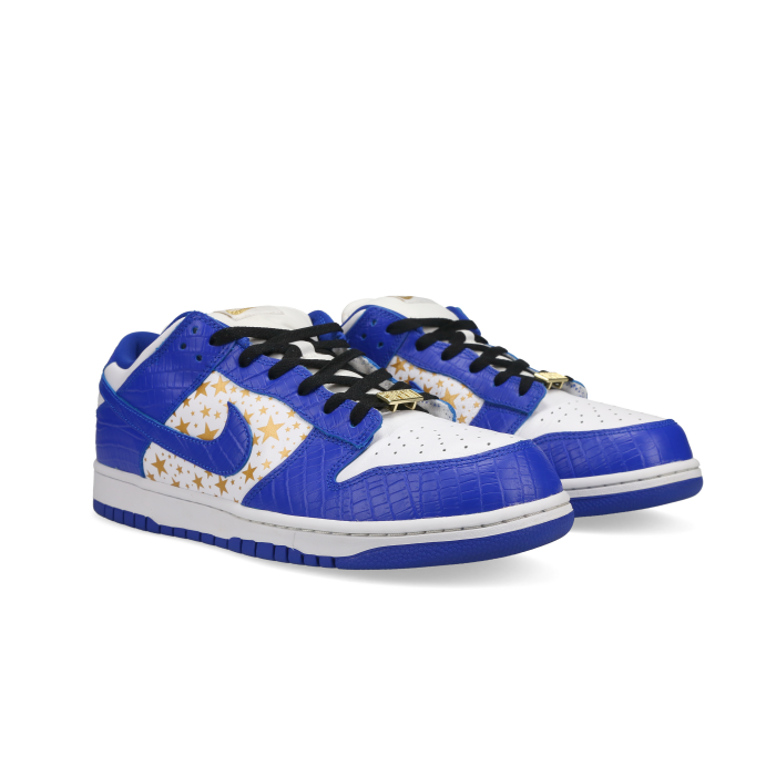 Supreme X Nike SB Dunk Low 'Star Hyper Royal' - Front View