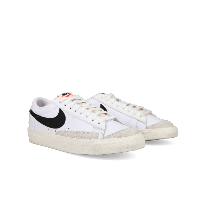 Nike Blazer Low '77 Vintage 'White Black' - Front View