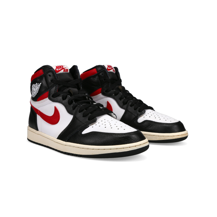 Jordan 1 Retro High OG 'Black Gym Red' - Front View