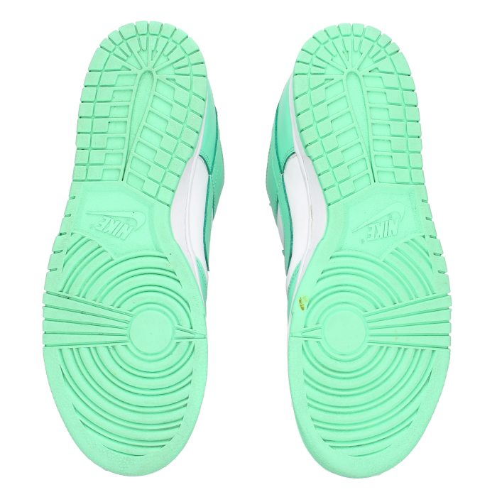 Nike Dunk Low 'Green Glow' (W) - Back View