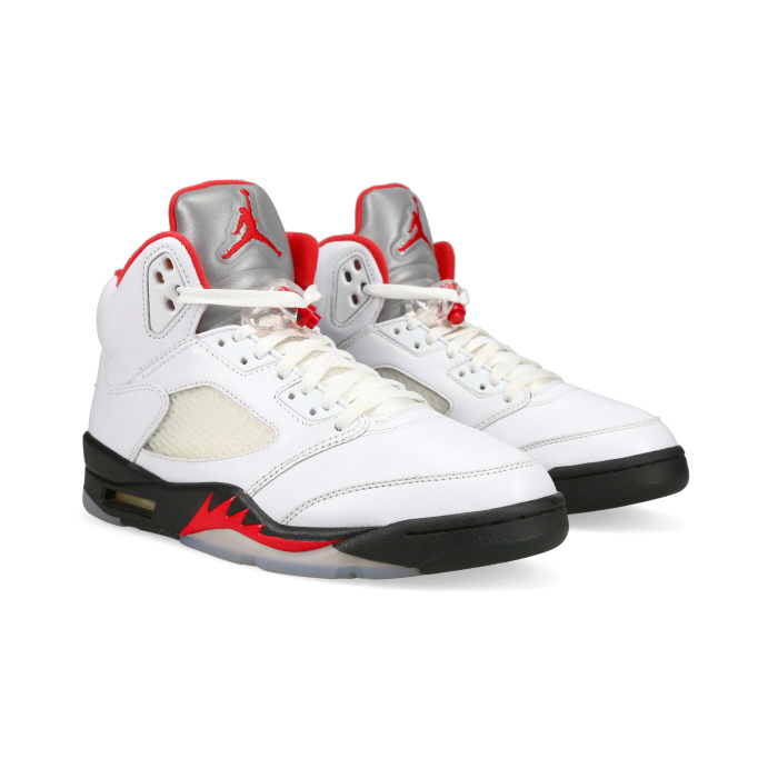 Jordan 5 Retro 'Fire Red' 2020 - Front View