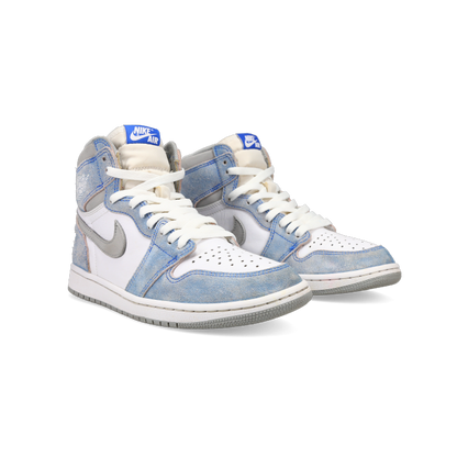 Jordan 1 Retro High OG 'Hyper Royal' - Front View