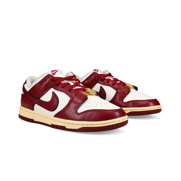 Nike Dunk Low SE 'Sisterhood-Team Red' - Front View