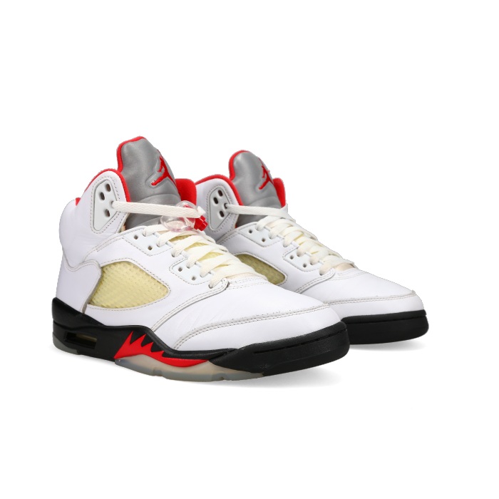 Jordan 5 Retro 'Fire Red' 2020 - Front View