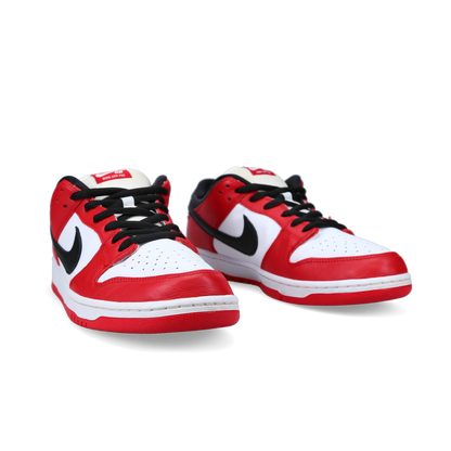 Nike SB Dunk Low 'J-Pack Chicago' - Side View