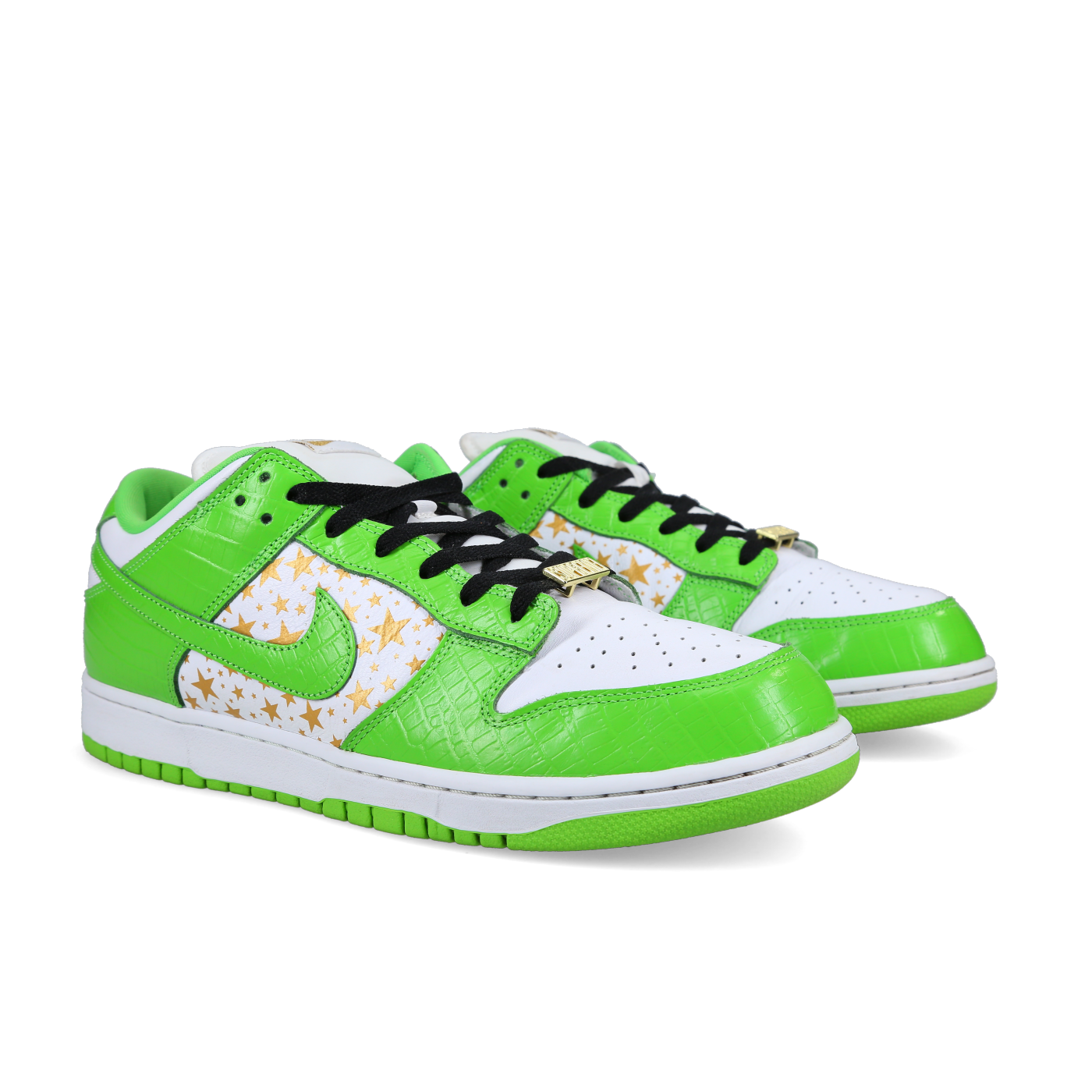 Supreme X Nike SB Dunk Low QS 'Mean Green' - Front View