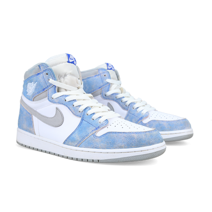 Jordan 1 Retro High OG 'Hyper Royal' - Front View