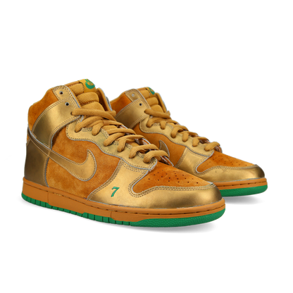 Dunk High Pro SB 'Lucky' - Front View